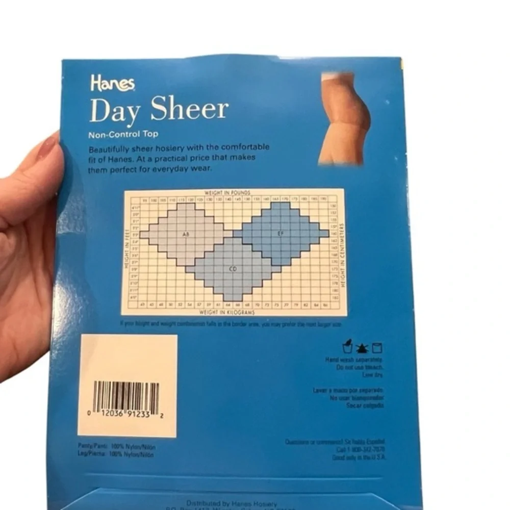 Hanes Day Sheer Non Control‎ Top Little Color (Beige) Pantyhose Size CD NIP 2004